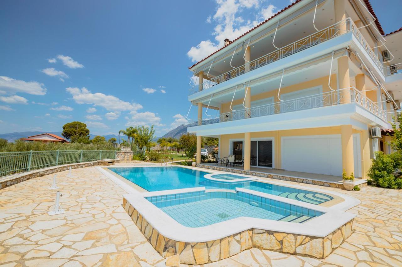 Ferienwohnung Cleopatra'S House Kalamata Exterior foto