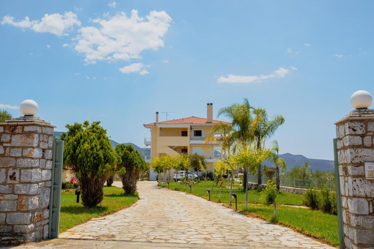 Ferienwohnung Cleopatra'S House Kalamata Exterior foto
